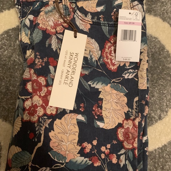 NWT Vintage America dark Floral skinny jean Sz 6P - Picture 3 of 4